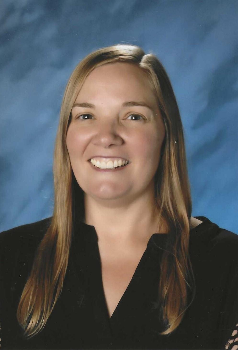 Kari Barnett headshot